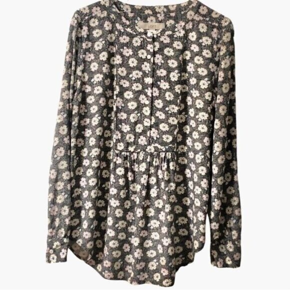 LOFT Babydoll Five Button Black/Floral Blouse Size small flowers